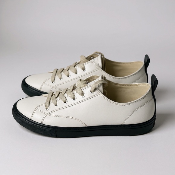 Marc Fisher Sneakers Womens 9M White Black Trim MFLESTY2-R Lace Up Vegan Leather - Picture 1 of 11